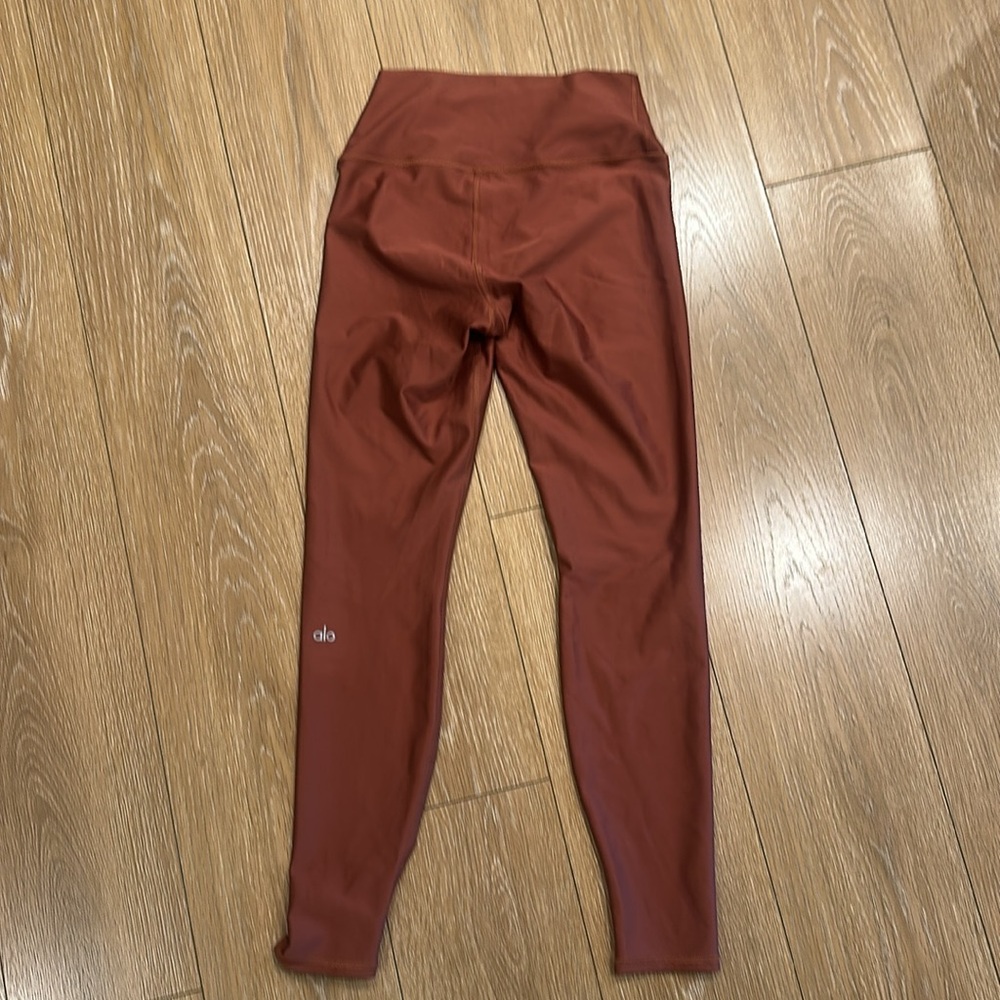 Alo High Waist Airlift Leggings Full Length (28”) - Picture 7 of 8